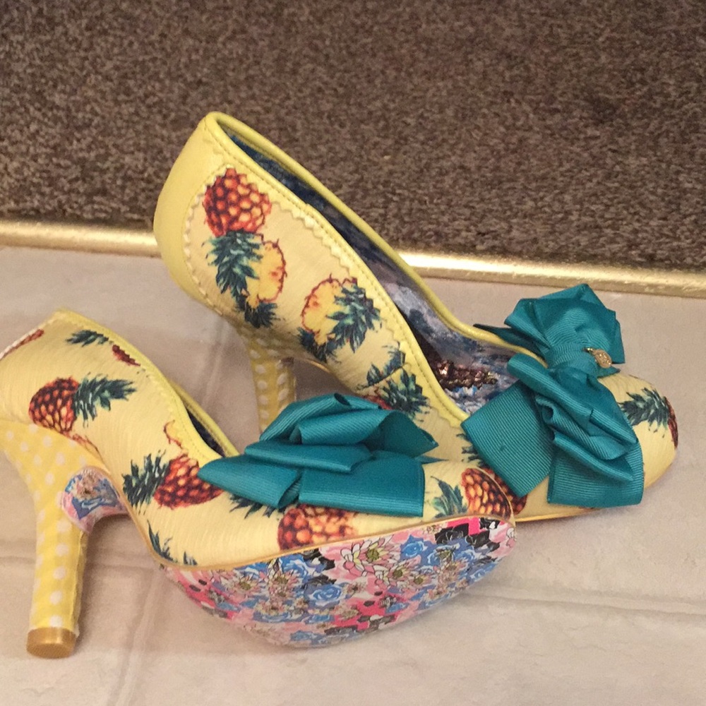 Irregular Choice pineapple pumps NWT